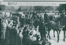 WIRED CRONDS BUCKINSEA PALACE AFTER ATOUNCEMENT DISD SANDISHAT KEYS TOWE - Vintage Photograph