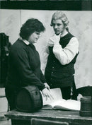 The Keyvik Opera offers the opera of the Tiger. TV. director Ann Braathen intrudes Robert Zima who plays Lockit - Vintage Photograph