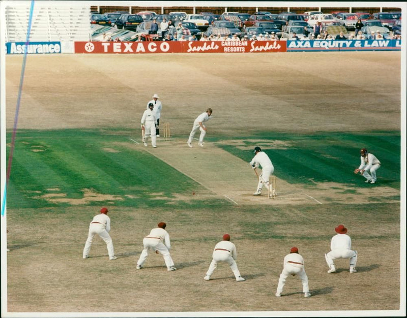 Cricket (1982) new zealand game. - Vintage Photograph