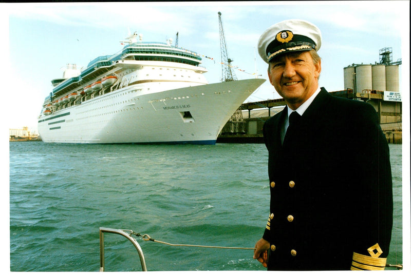 Monarch of the seas : the world largest and newest pasenger liner. - Vintage Photograph