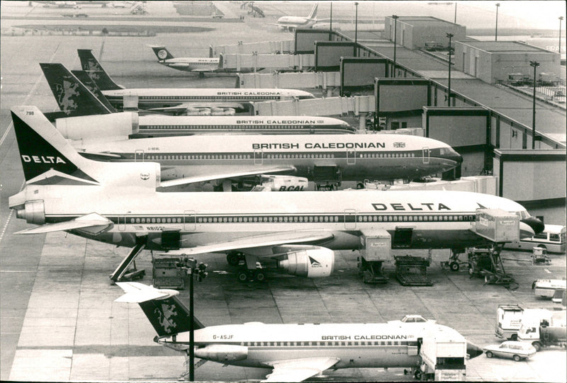 McDonnell Douglas DC-10. - Vintage Photograph