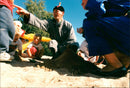 1995 RUNAWAY GIRL PICS HUTCHISON SALLY MCGRATH SAFE HOME SWEDEN - Vintage Photograph
