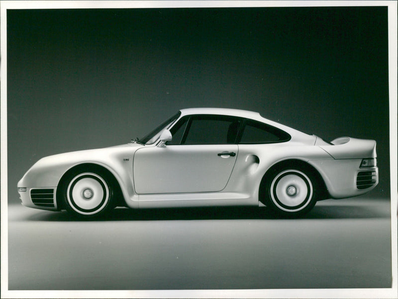 Porsche 959 - Vintage Photograph