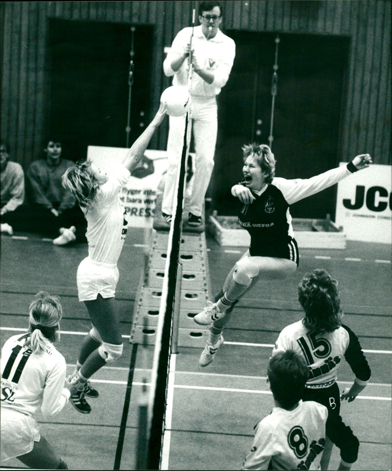 Volleyball allsvenskan. Vännäs - Lugi - Vintage Photograph