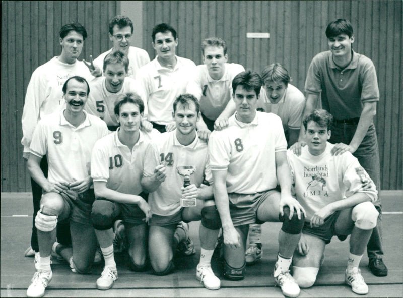 Volleyboll IKSU - herrar, lagbild - Vintage Photograph