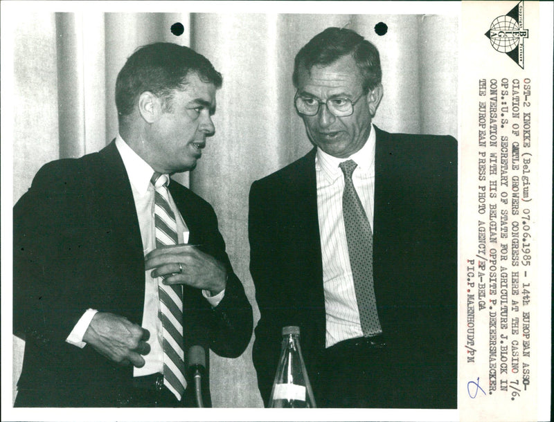 J. Block in conversation with P. Dekeersmaecker - Vintage Photograph
