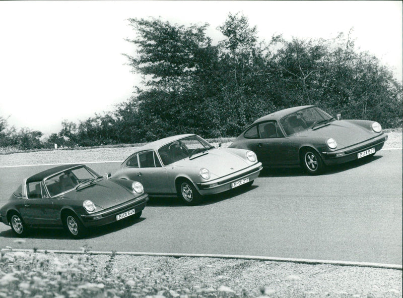 Porsche 911, Porsche 911 S und Porsche Carrera, Modellreihe 1975 - Vintage Photograph