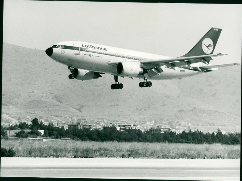 Airbus 310 - Vintage Photograph