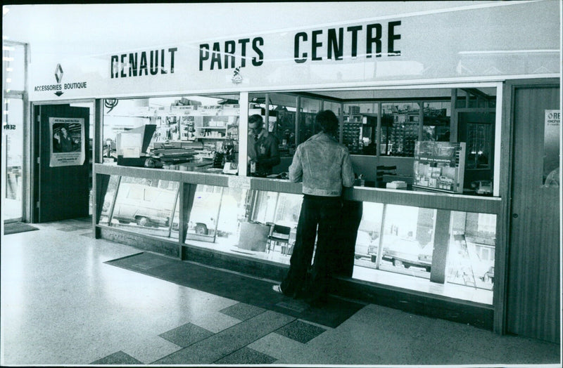 The newly constructed Renault Parts Centre at Luxford Renault Centre in Oxford, UK. - Vintage Photograph