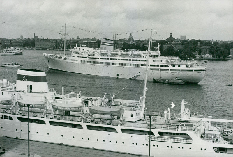 The Norwegian cruise ship Bergensfjord and Russian Uljanowa. - Vintage Photograph