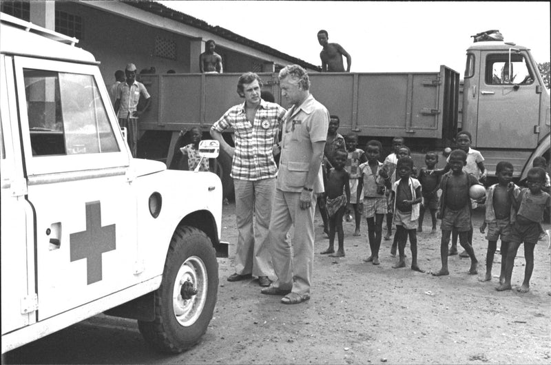 Sven Lampell Red Cross in Rwanda - Vintage Photograph
