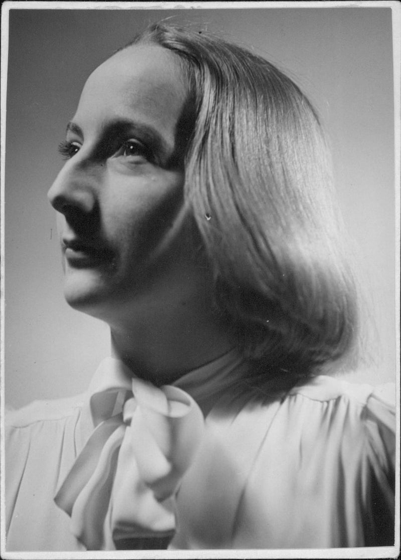 Birgit Cullberg, portrait - Year 1940 - Vintage Photograph