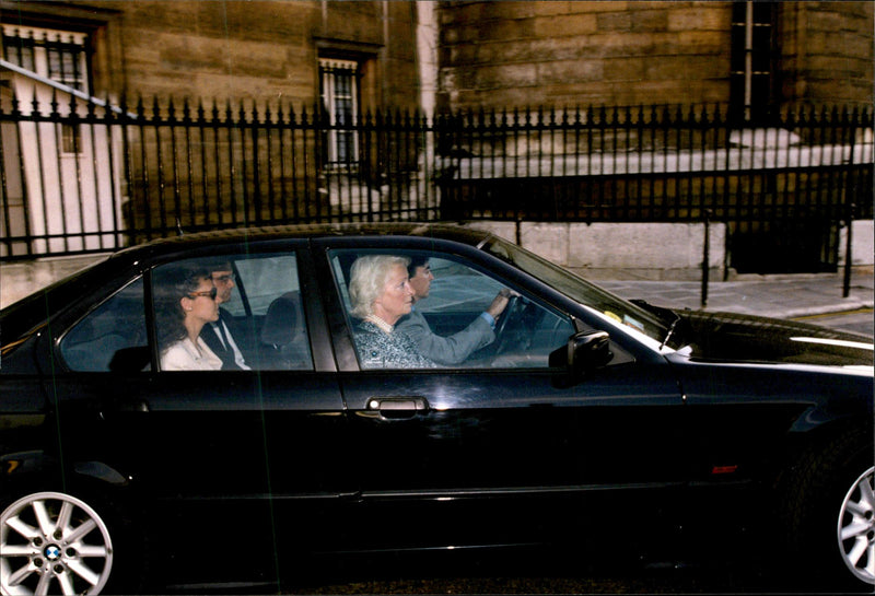 Princess Diana's mother Frances Shand Kydd leave the trial - Vintage Photograph