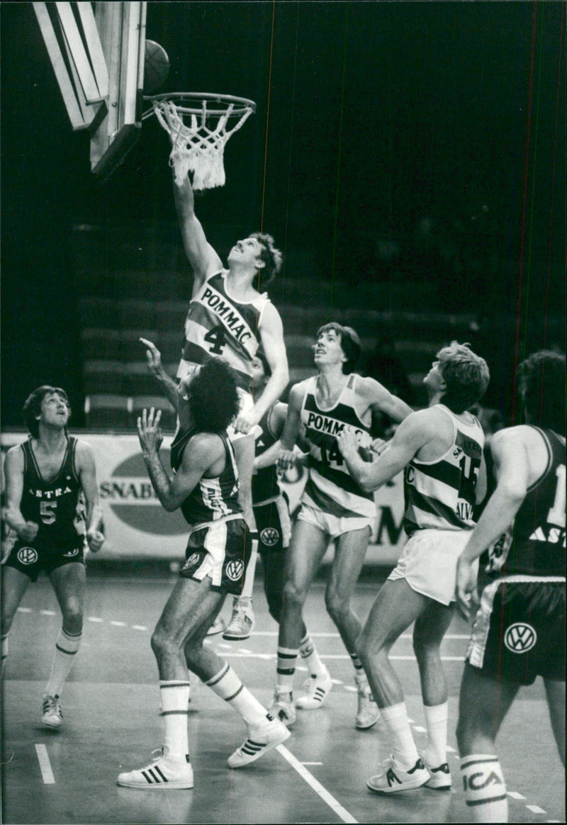 Mike Flynn, basketball player Alvik. - Vintage Photograph