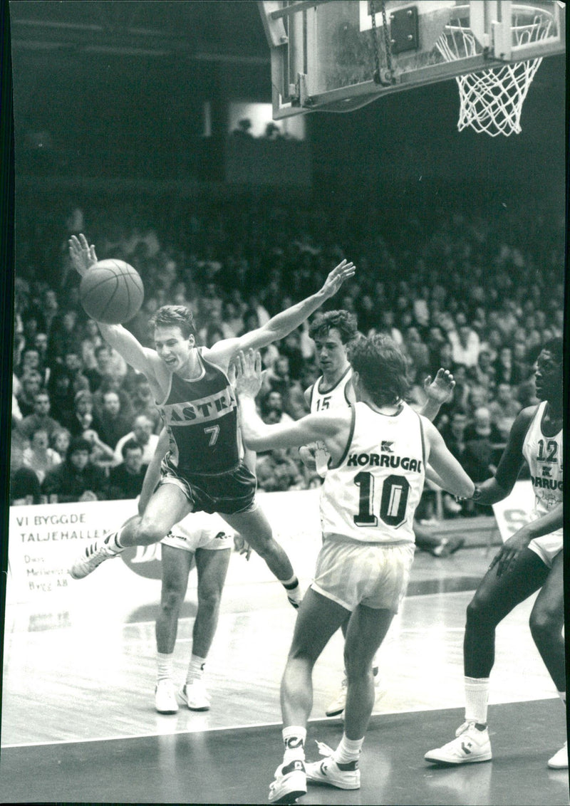 Marc Glass Basketball Player - Vintage Photograph