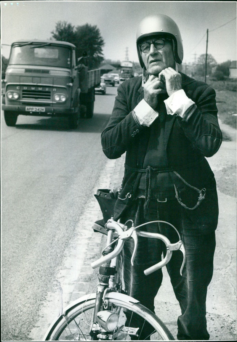 Reza Gholi Khan Bourbour - Vintage Photograph