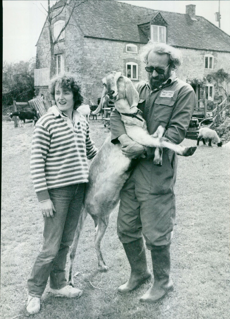 Pat and Liz Bellingham - Vintage Photograph