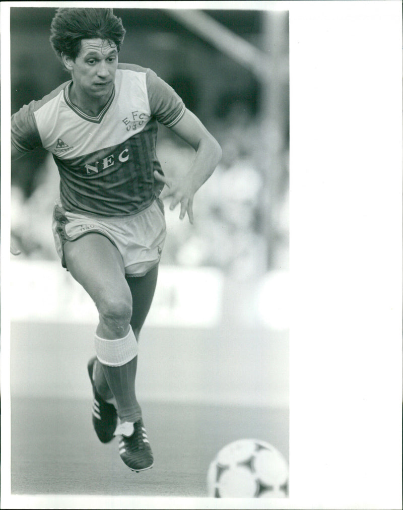 Gary Lineker - Vintage Photograph