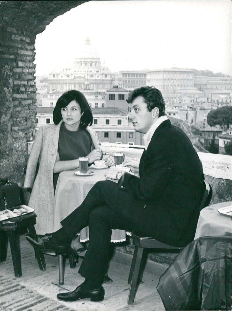 JAMES MITCHUM and GABRIELLA GIORGELLI visiting "Castel Sant'Angelo" in Rome - Vintage Photograph