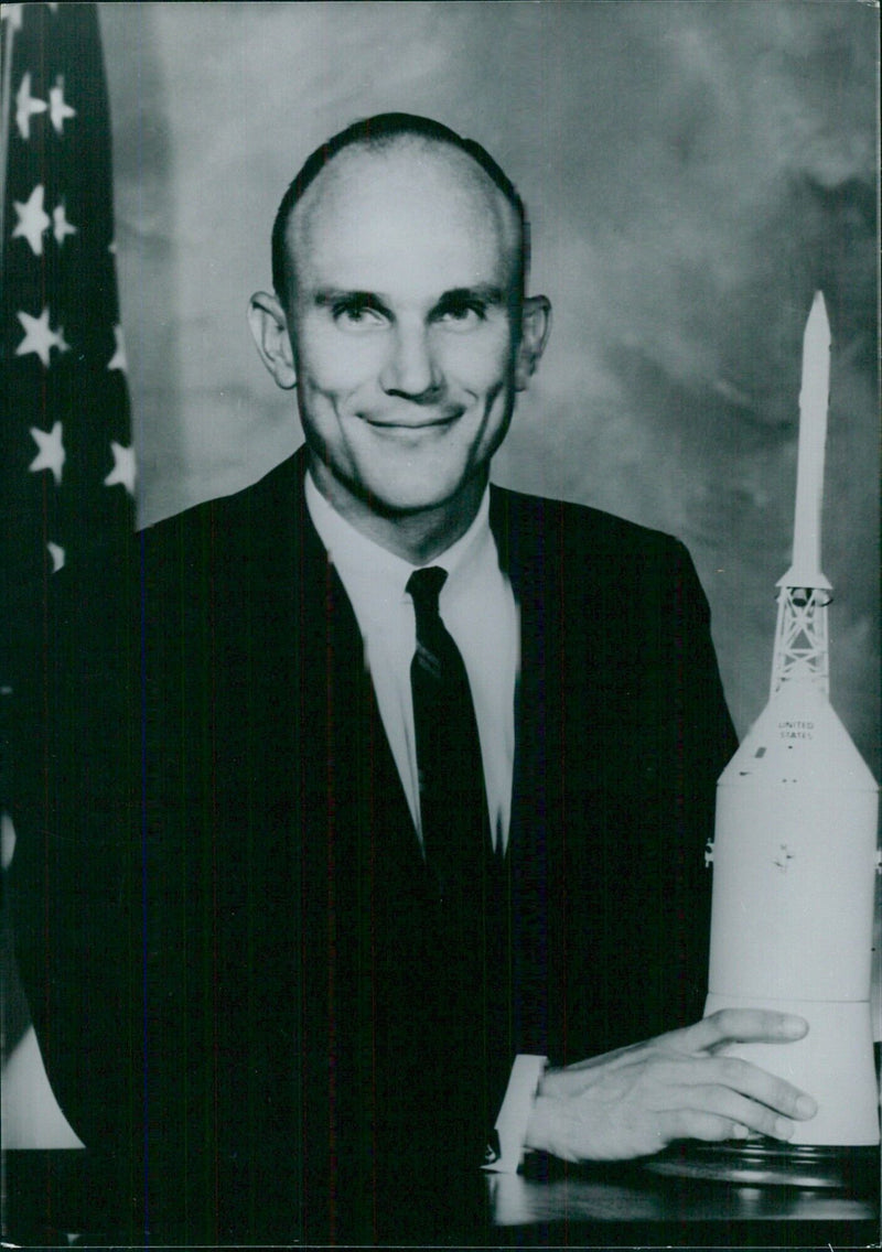 U.S. Astronauts: THOMAS K. MATTINGLY - Vintage Photograph