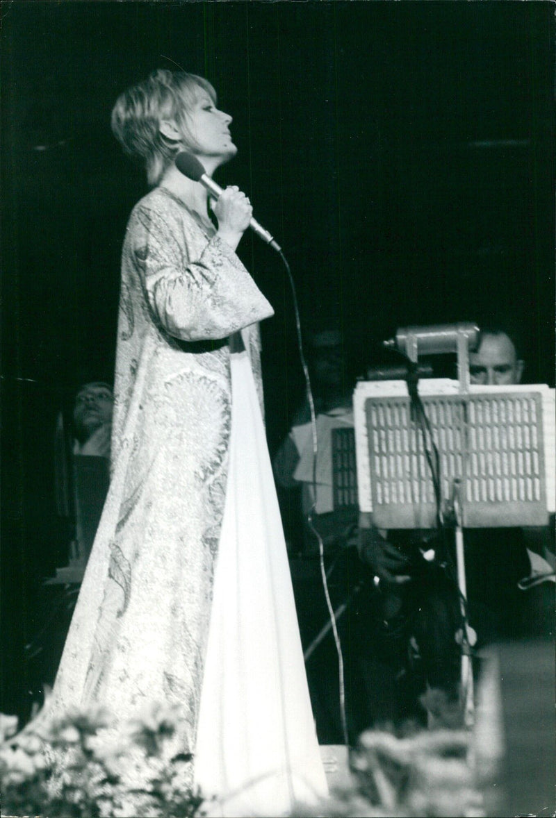 Petula Clark - Vintage Photograph