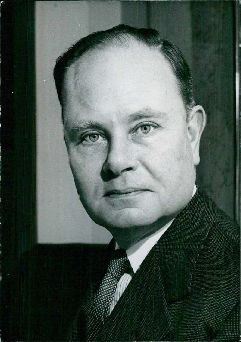 RT. HON HUGH MOLSON P.C. M.P. - Vintage Photograph