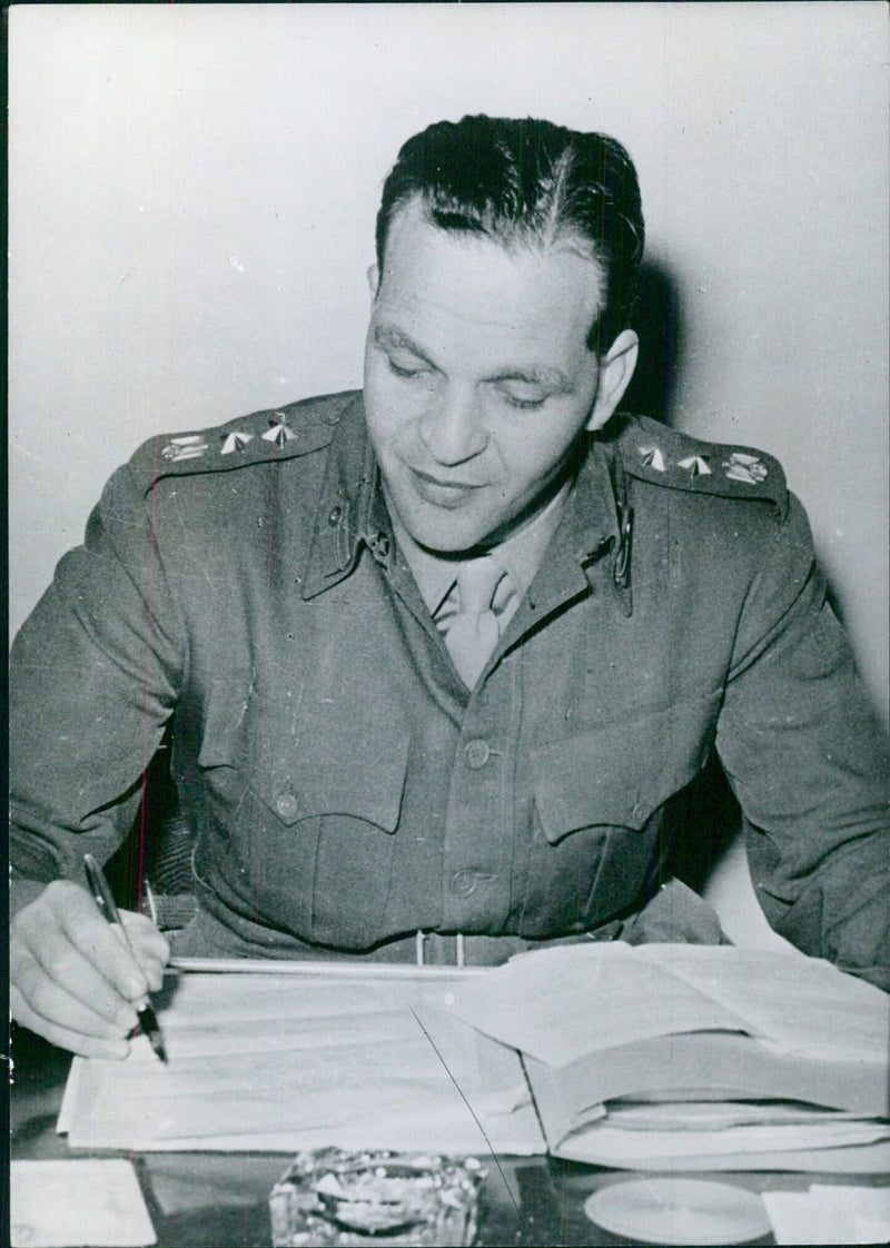 Egyptian Service Personalities: COLONEL MOHAMED NOUR EDDINE KORRAH - Vintage Photograph