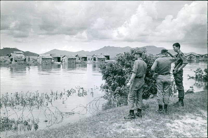 American soldiers in Vietnam - Vintage Photograph