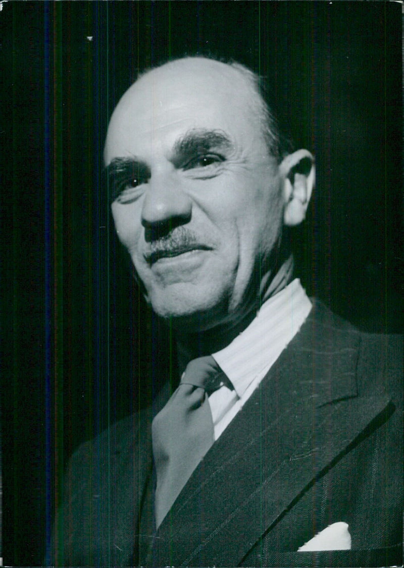 British Scientists: M. W. PERRIN BERE Chairman of the Wellcome Foundation, Ltd. - Vintage Photograph