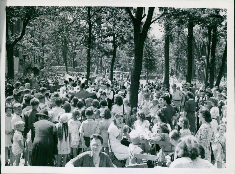 Re-education through music in Berlin - Vintage Photograph