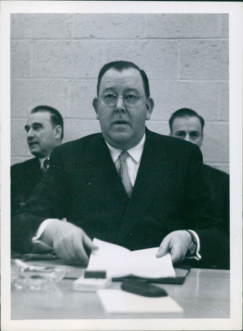 Secretary-General Trygve Lie speaks on the question of the representation of China - Vintage Photograph