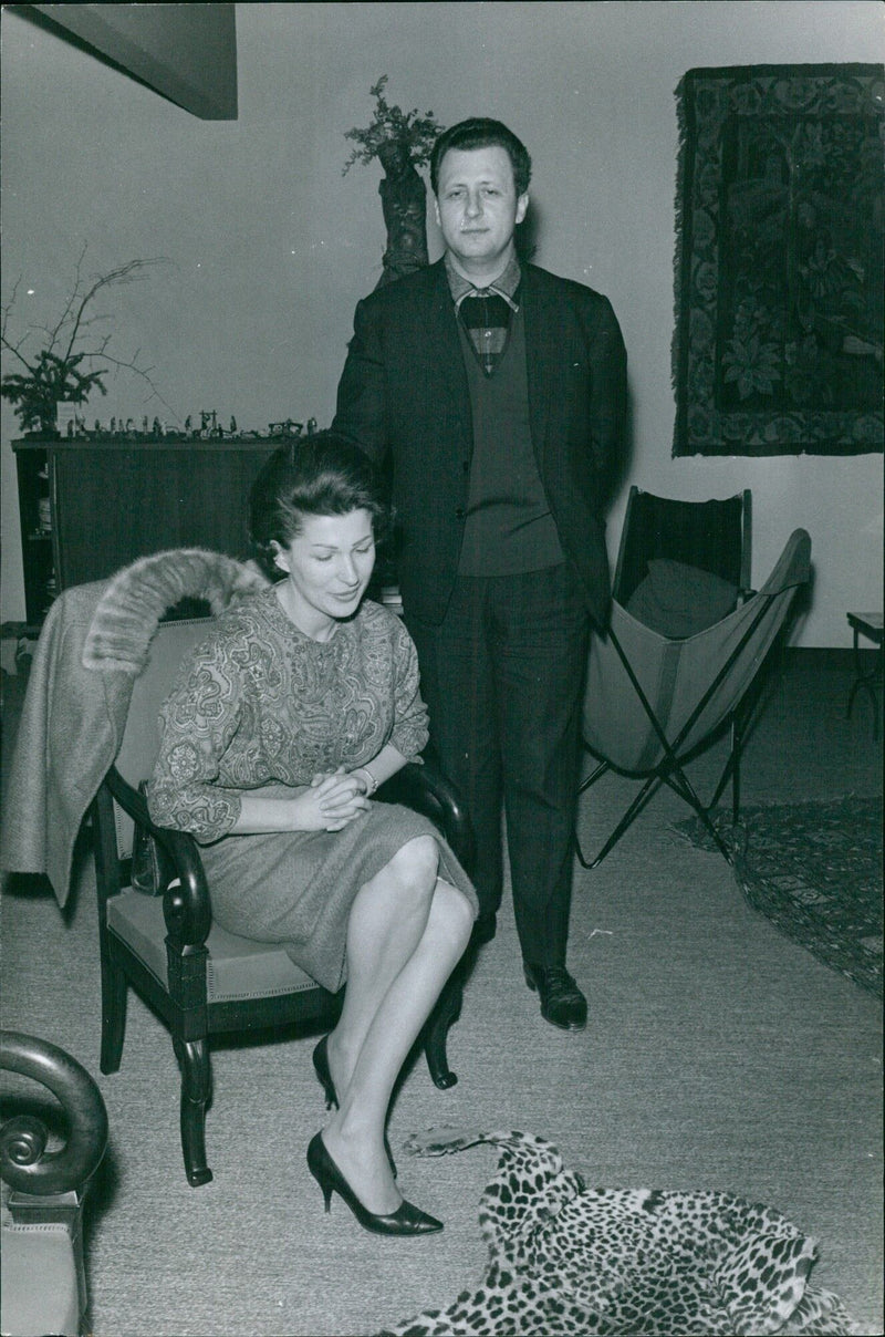 Date: 1964-12-01 - Vintage Photograph