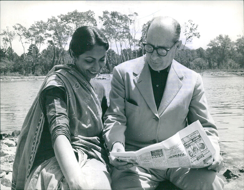 Roberto Rossellini and Sona Li Das Gupta escape from the Cannes Film Festival atmosphere - Vintage Photograph