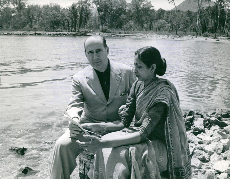 Roberto Rossellini and Sona Li Das Gupta escape from the Cannes Film Festival atmosphere - Vintage Photograph