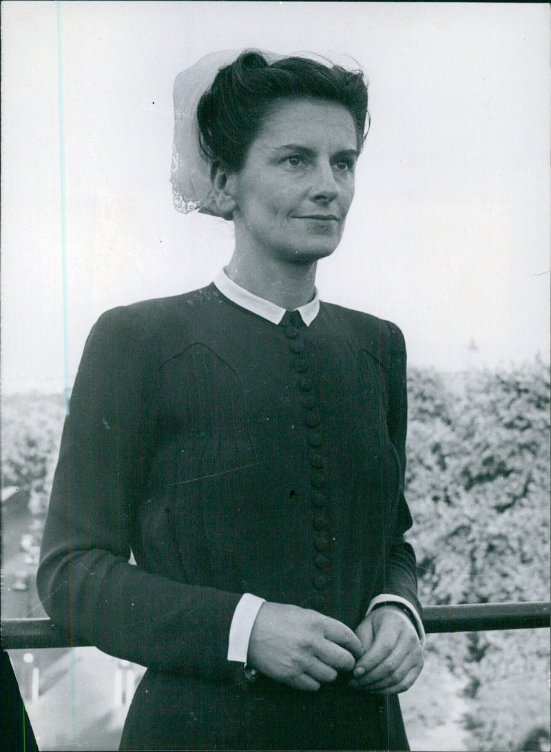 MISS MURIEL POWELL, S.R.M., D.M. The Matron of St. George's Hospital in London. - Vintage Photograph