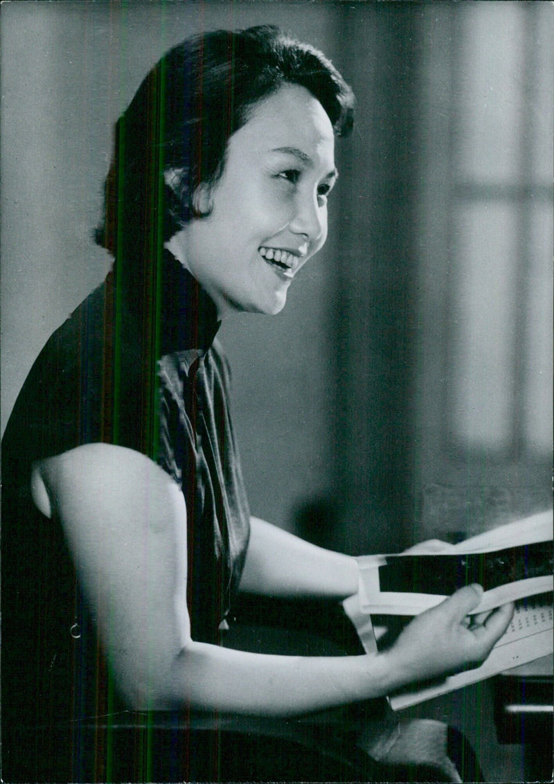 Chinese Actresses: PAI YANG China's most popular film star. - Vintage Photograph