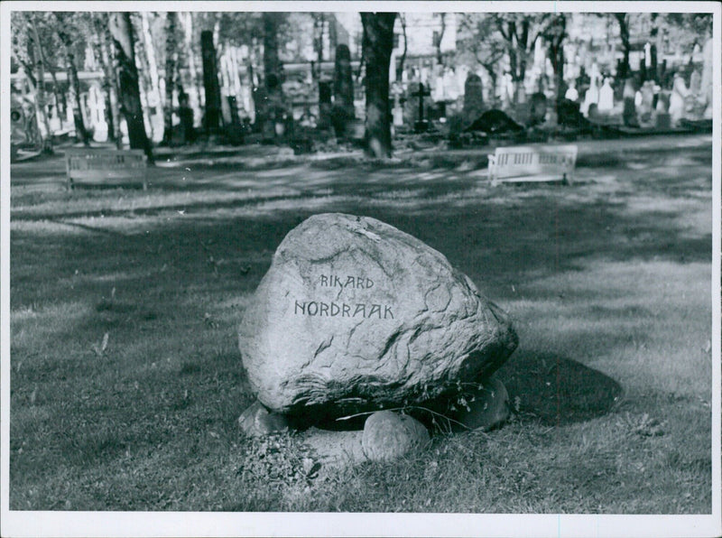 No flowers on Rickard Nordraak's grave - Vintage Photograph