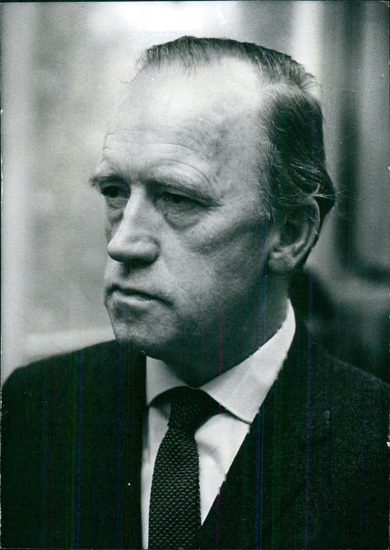 British personalities: LESLIE KIRKLEY, C.B.E. Director of Oxfam (Oxford Committee for Famine Relief) - Vintage Photograph
