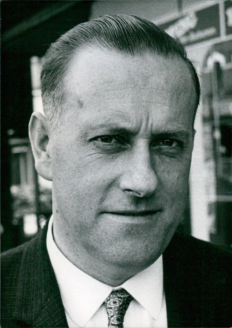 MICHAEL O HALLORAN, Labour candidate at the 1969 by-election in Islington North - Vintage Photograph