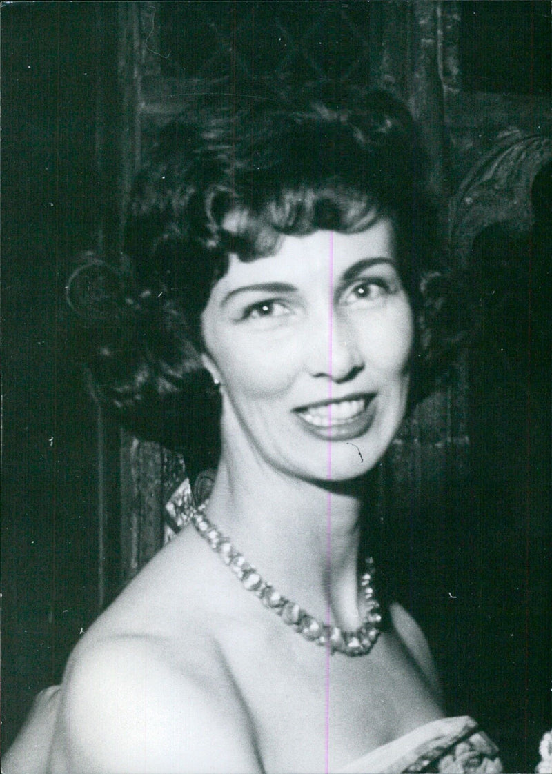 INTERI MRS. PENELOPE KITSON - Vintage Photograph