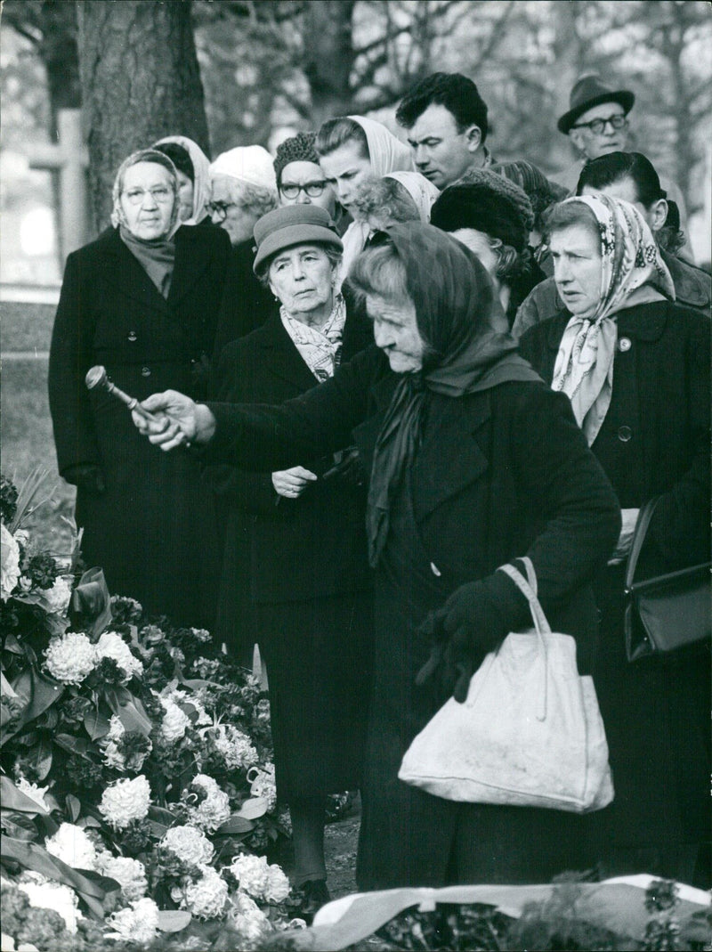 Coty's funeral - Vintage Photograph