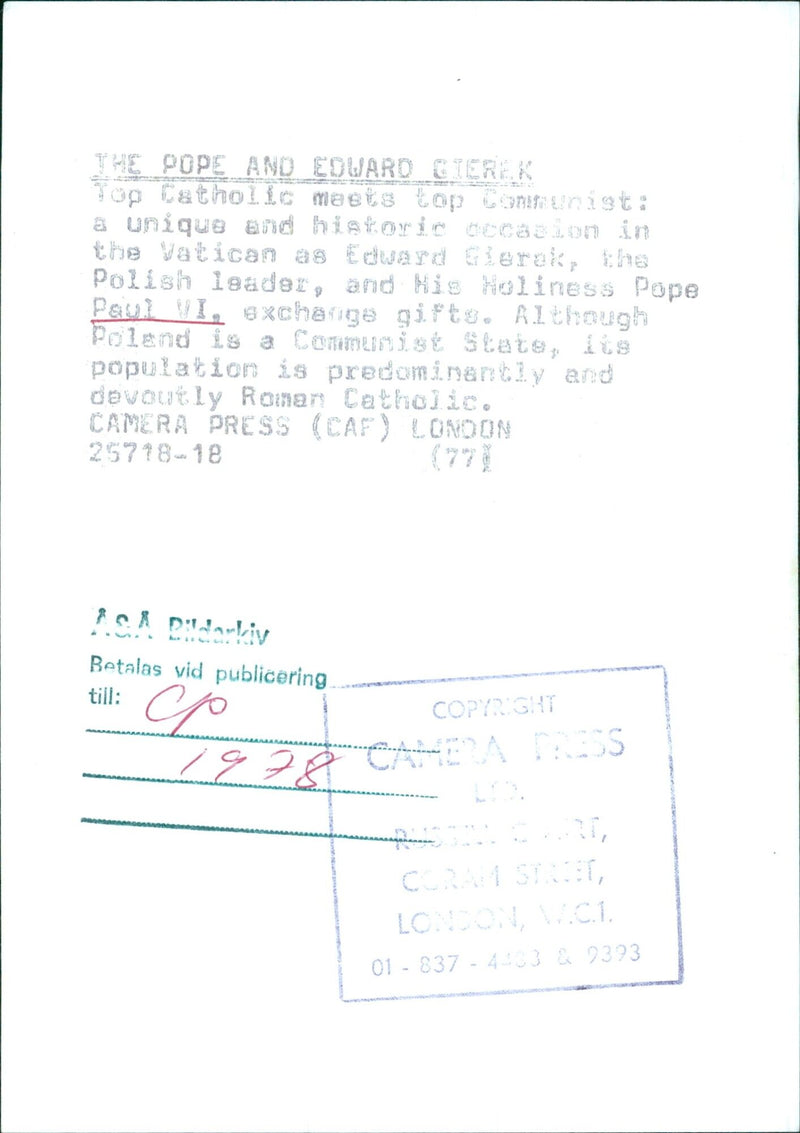 The Pope and Edward Gierak exchange gifts - Vintage Photograph