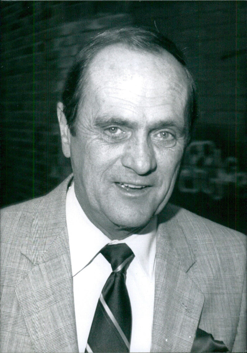 US Actors; BOB NEWHART OPS - Vintage Photograph