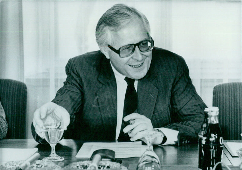 West German Politicians: BERNHARD VOGEL OPS - Vintage Photograph