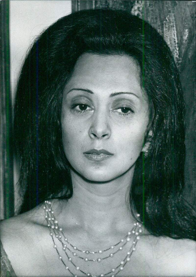 SHARMINI TIRUCHELVAN, Escritora y periodista - Vintage Photograph