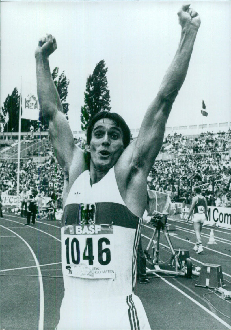 Siggi Wentz triumphs in West German athletics event - Vintage Photograph