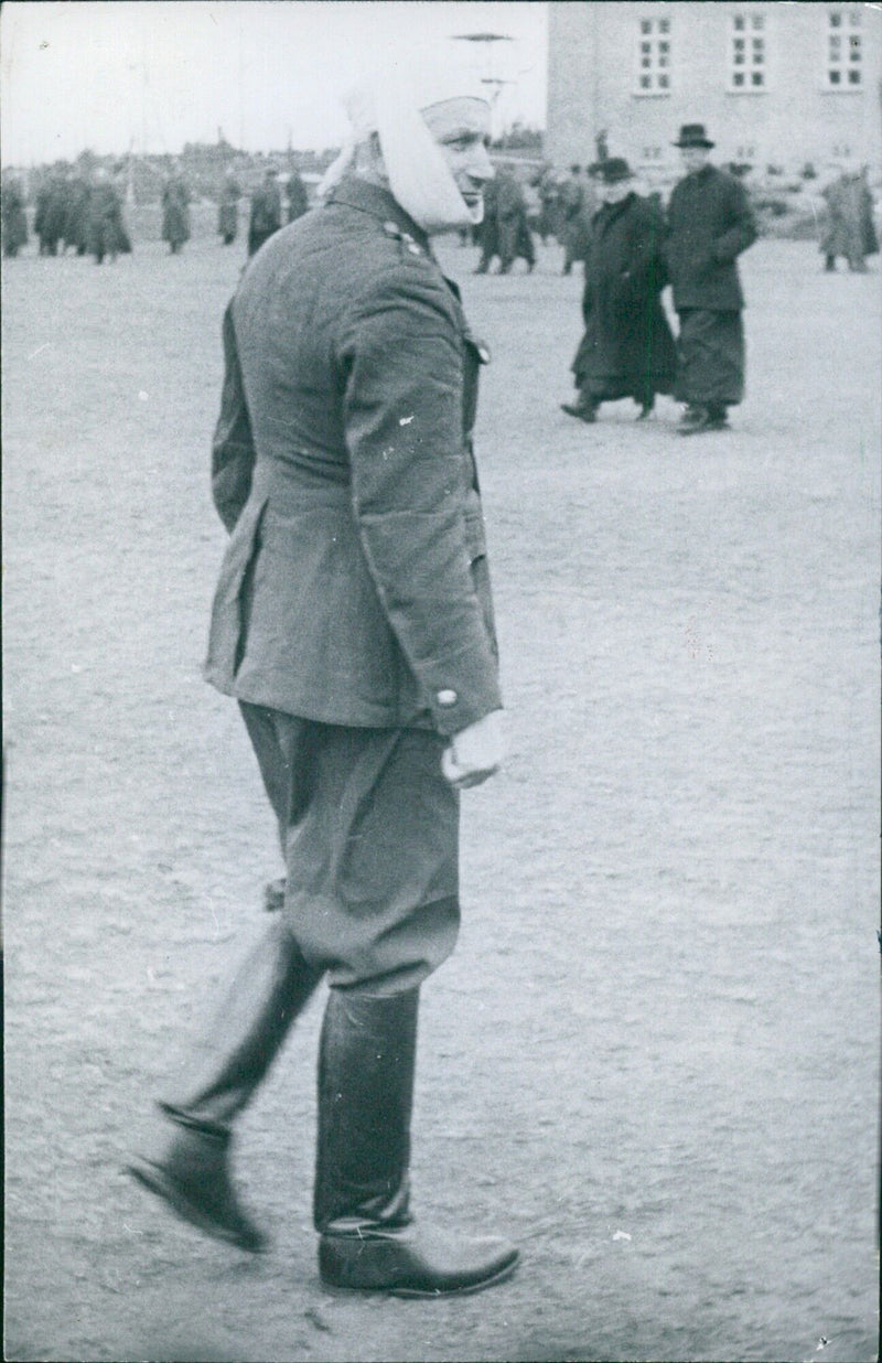 Polish officers interned in German prison - Vintage Photograph