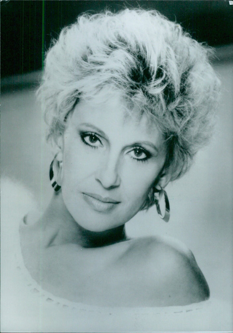 US Singers; TAMMY WYNETTE - Vintage Photograph