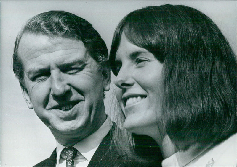 British Personalities: PETER WALKER AND WIFE TESSA - Vintage Photograph