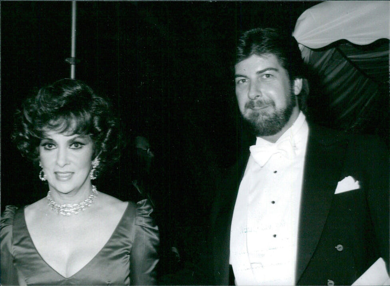 Hollywood Personalities: GINA LOLLOBRIGIDA & JAY VAN VECHTEN - Vintage Photograph